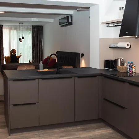 Vino Hruska 3* 파르두비체